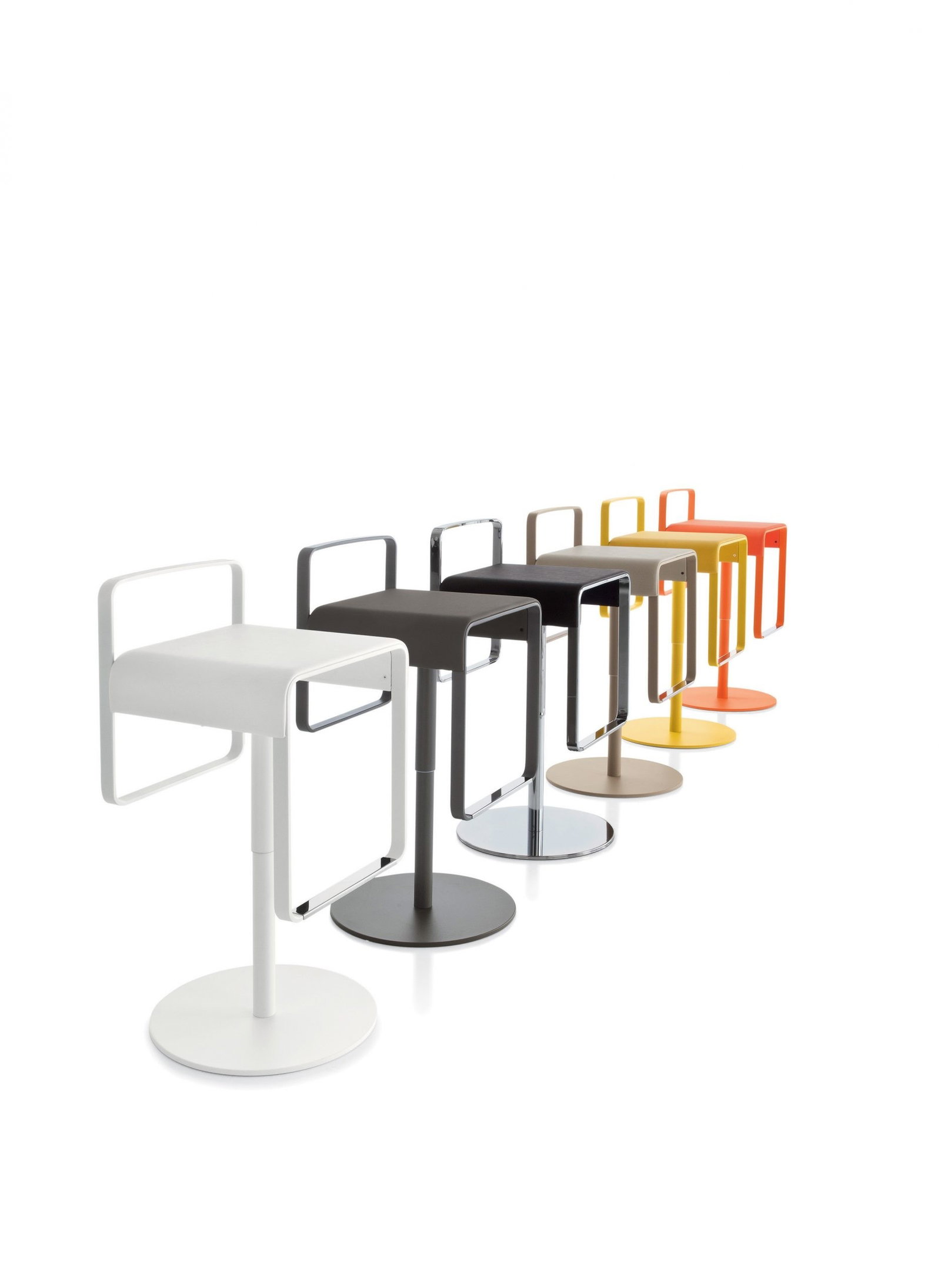 Sgabello girevole con base struttura in acciaio verniciato serie Kyro