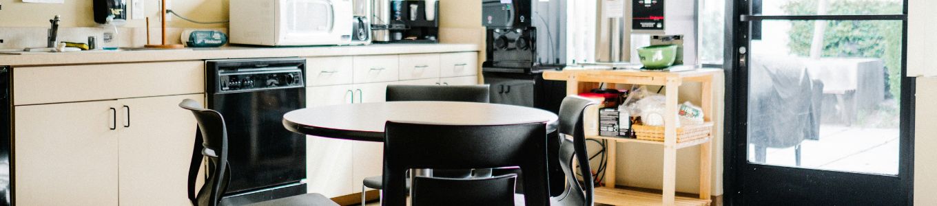 Arredo area break: idee e mobili per creare una sala relax accogliente in ufficio